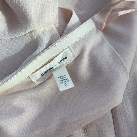 Silence + Noise cream dress ✨ - Picture 6 of 6